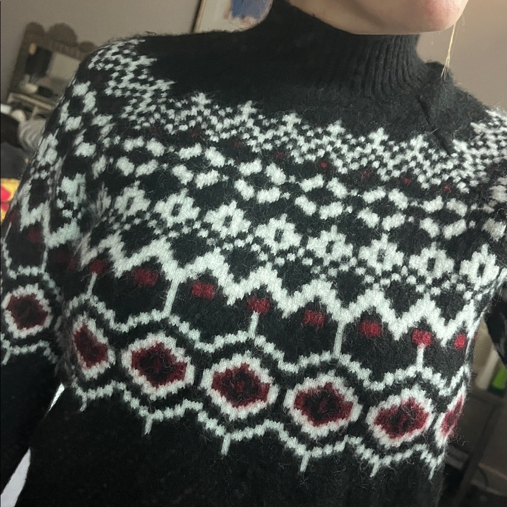 H&M Pattern Sweater - Picture 3 of 4